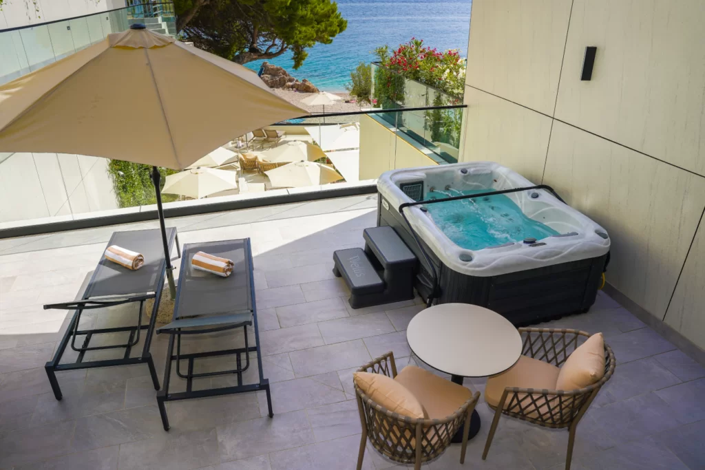 Rooms with a Jacuzzi near Omis, Croatia